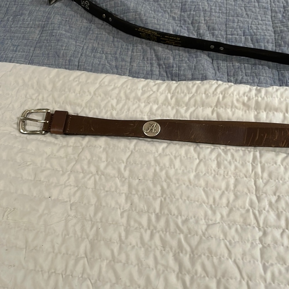 Mens Alabama insignia belt. 42 inches